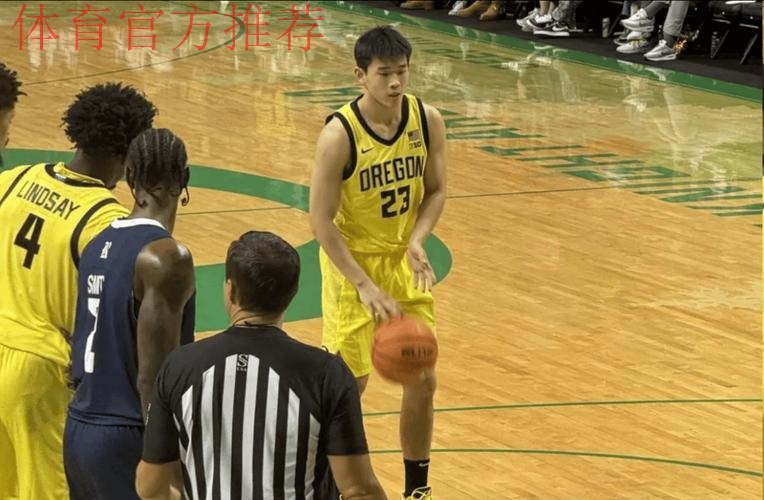 太夸张了！CBA得分王打大学生18中1，球迷惊呼：可见CBA有多菜